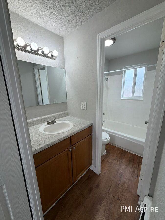 1463 Macon St #304 - Photo 4 of 5