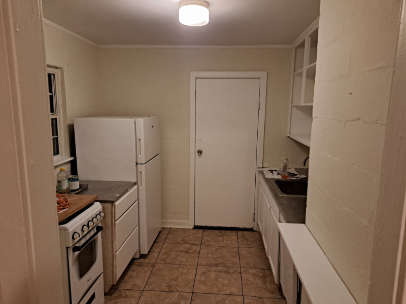 1426 Pepper Dr - Photo 4 of 9