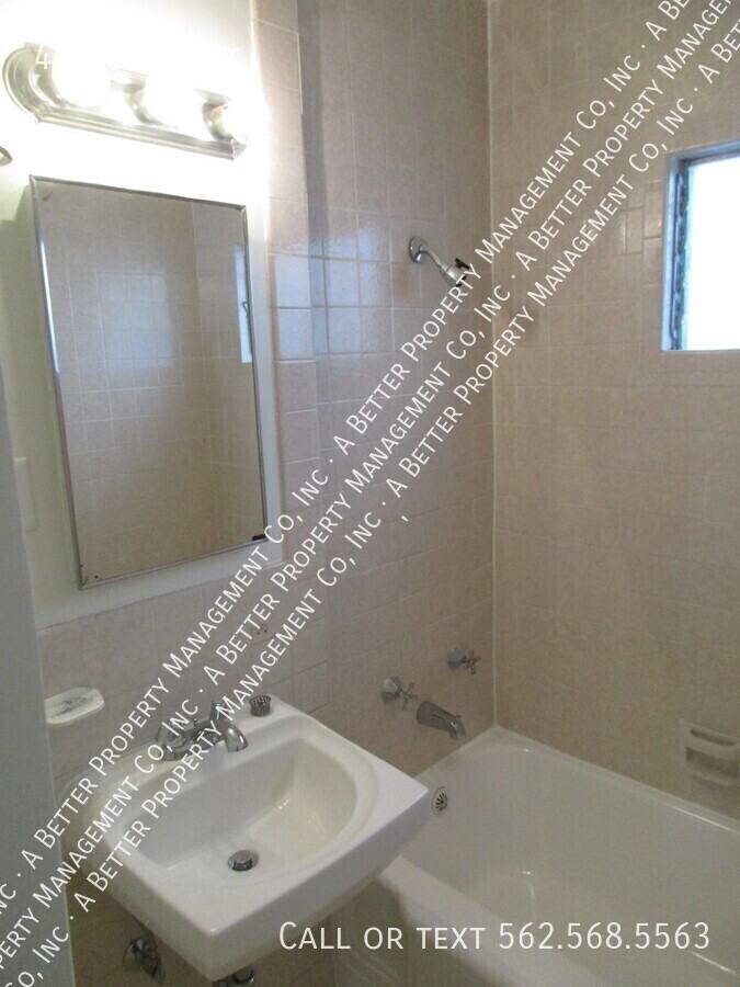 48 Roycroft Ave - Photo 7 of 7
