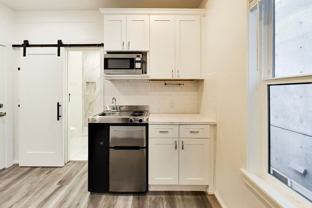 628 Waverley St #04 - Photo 1 of 1