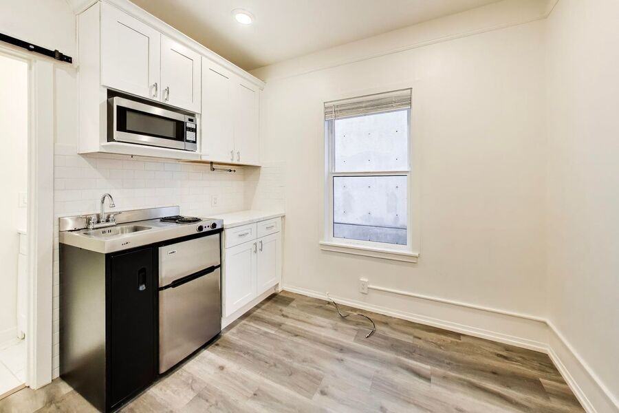 628 Waverley St #04 - Photo 2 of 16