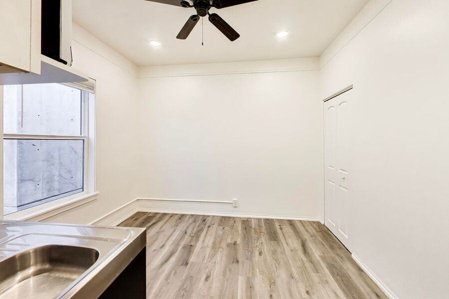 628 Waverley St #04 - Photo 3 of 16