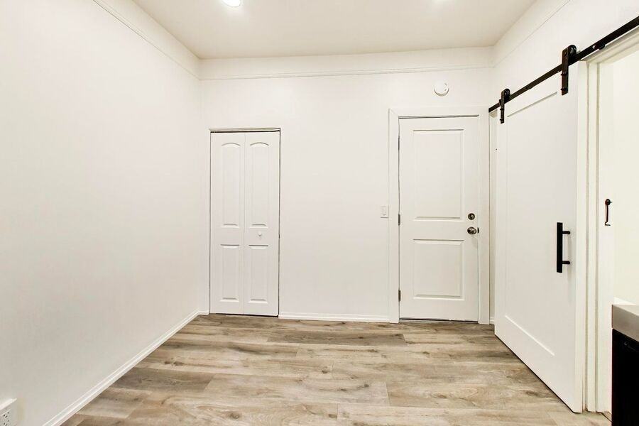 628 Waverley St #04 - Photo 4 of 16