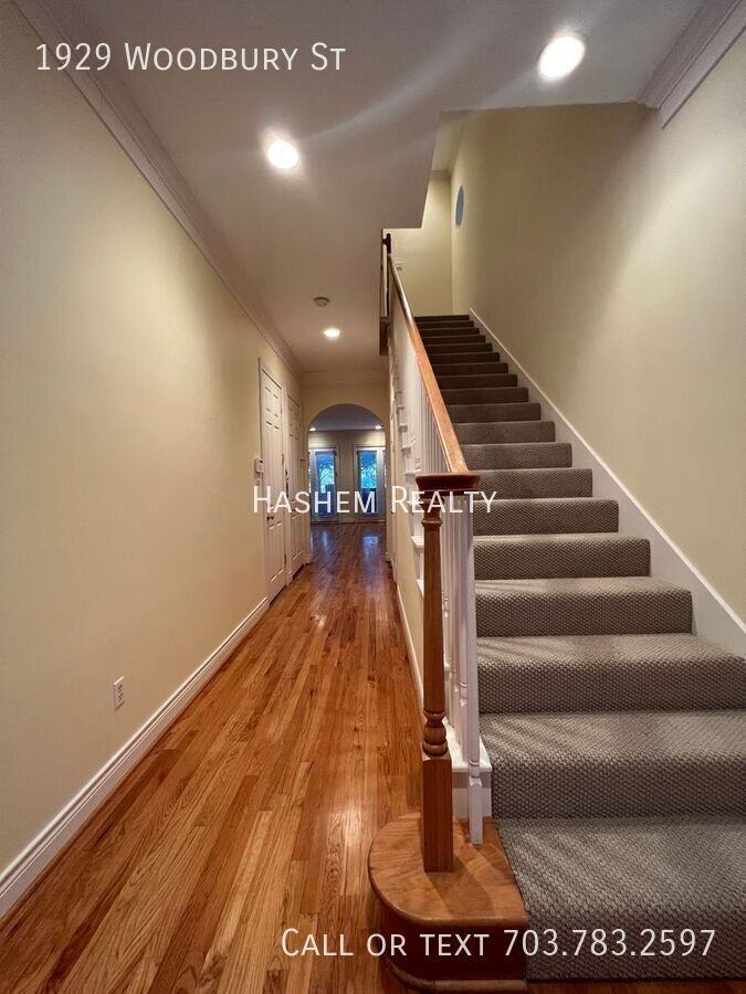 1929 Woodbury St - Photo 2 of 19