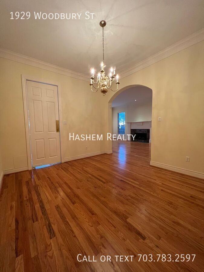 1929 Woodbury St - Photo 7 of 19