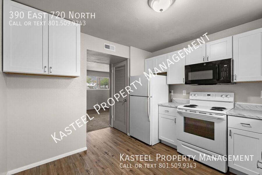 390 E 720 N - Photo 5 of 16
