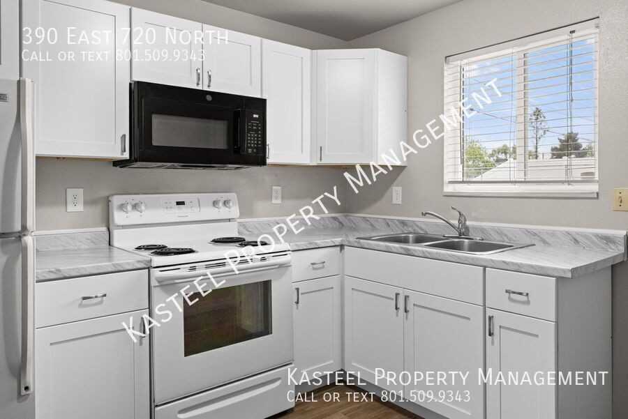 390 E 720 N - Photo 6 of 16