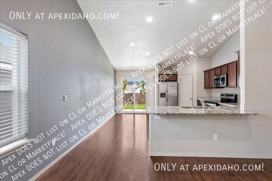3480 S Avondale Ave - Photo 6 of 31