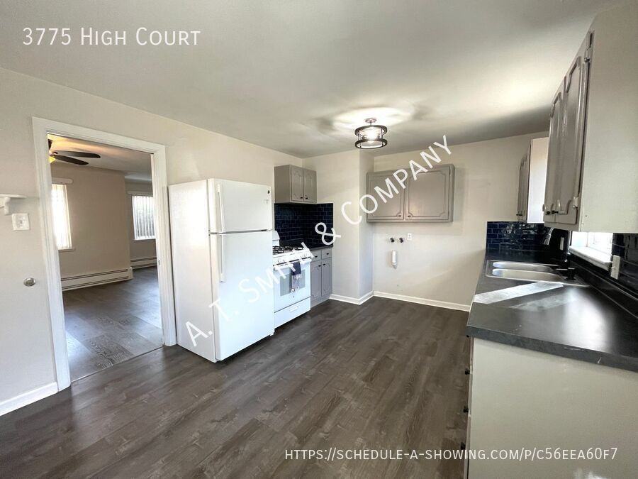 3775 High Ct - Photo 2 of 6