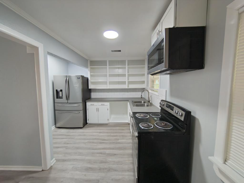 202 Margaret Lee St - Photo 2 of 11