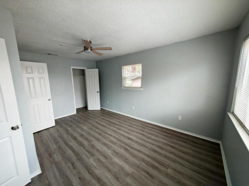 202 Margaret Lee St - Photo 5 of 11