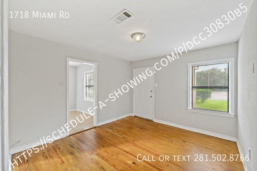 1718 Miami Rd - Photo 2 of 17
