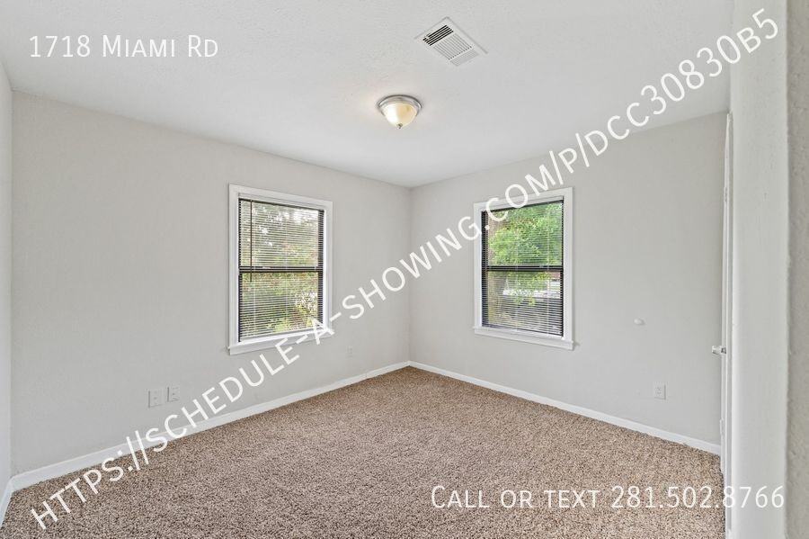 1718 Miami Rd - Photo 4 of 17