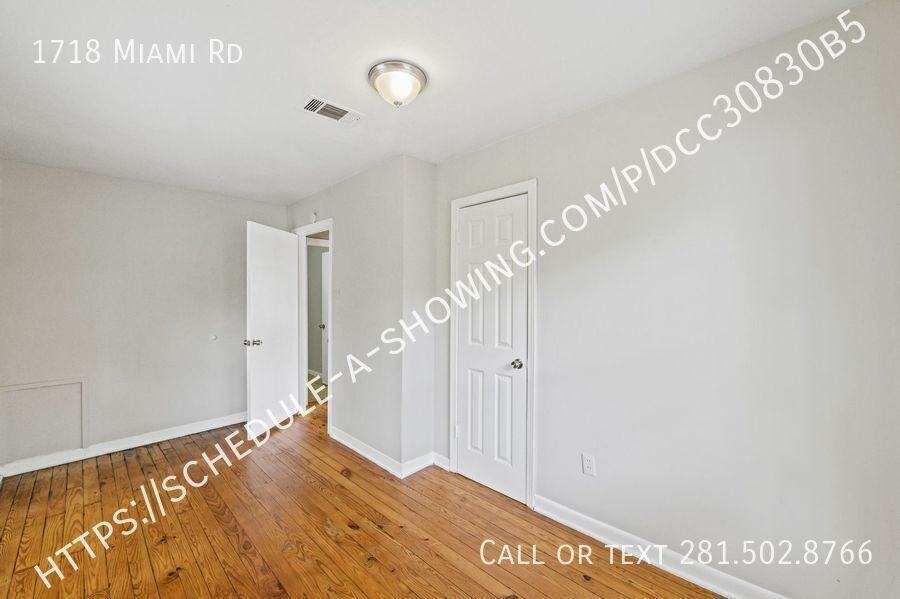 1718 Miami Rd - Photo 7 of 17