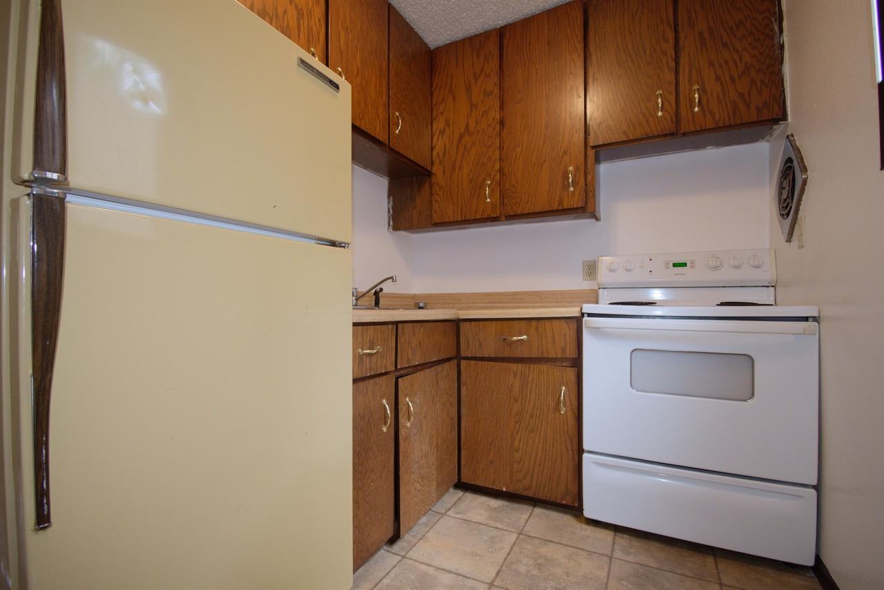 803 8th St N #4 - Photo 2 of 7