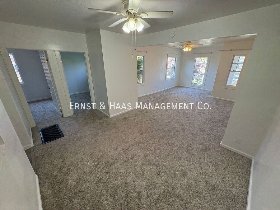 926 Newport Ave - Photo 6 of 21