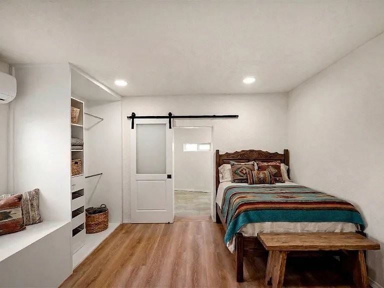 1619 Brae St - Photo 4 of 8
