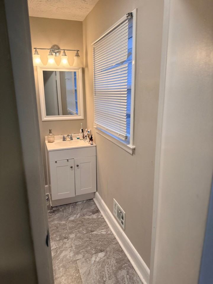 2559 Clifton Springs Mnr - Photo 3 of 7