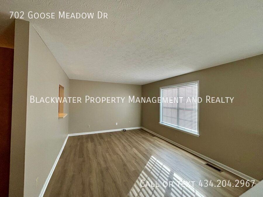 702 Goose Meadow Dr - Photo 2 of 11