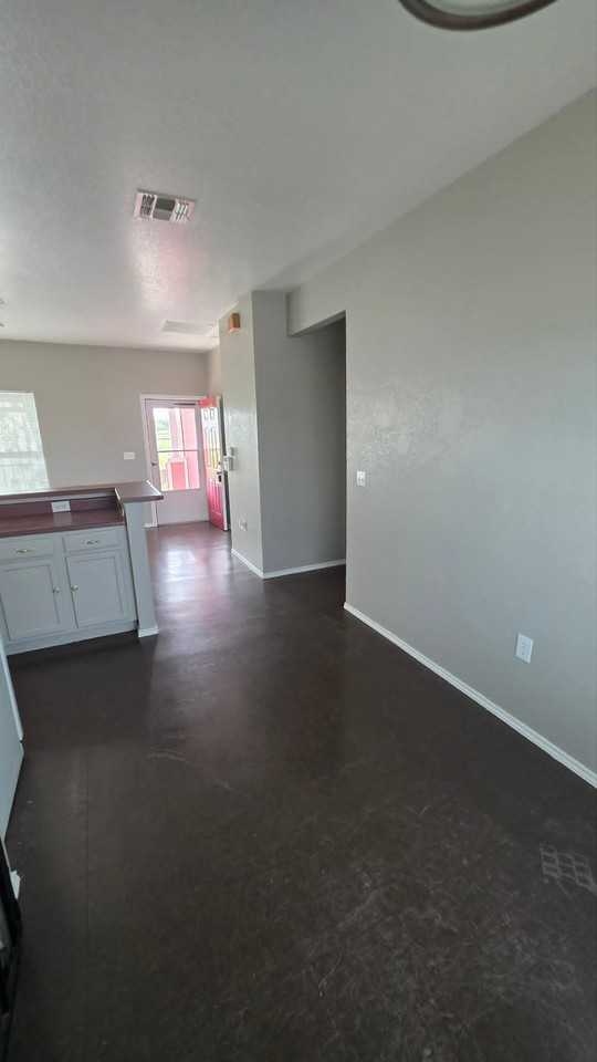 602 Chihuahua St - Photo 4 of 13