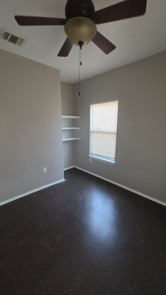 602 Chihuahua St - Photo 5 of 13