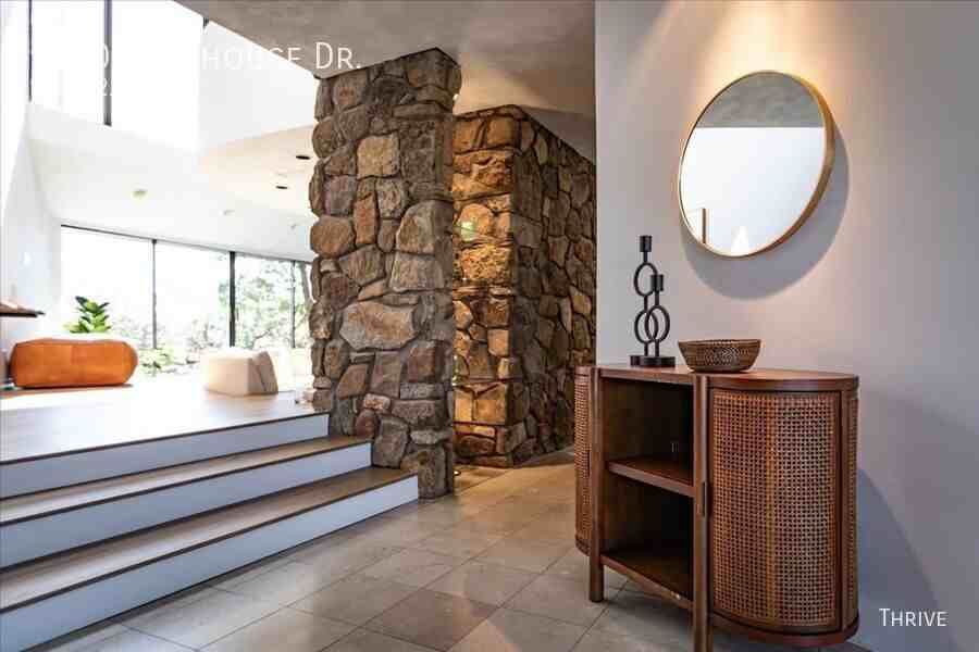 4010 Clubhouse Dr - Photo 6 of 25