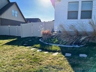 1703 N Lyndi Ln - Photo 2 of 8
