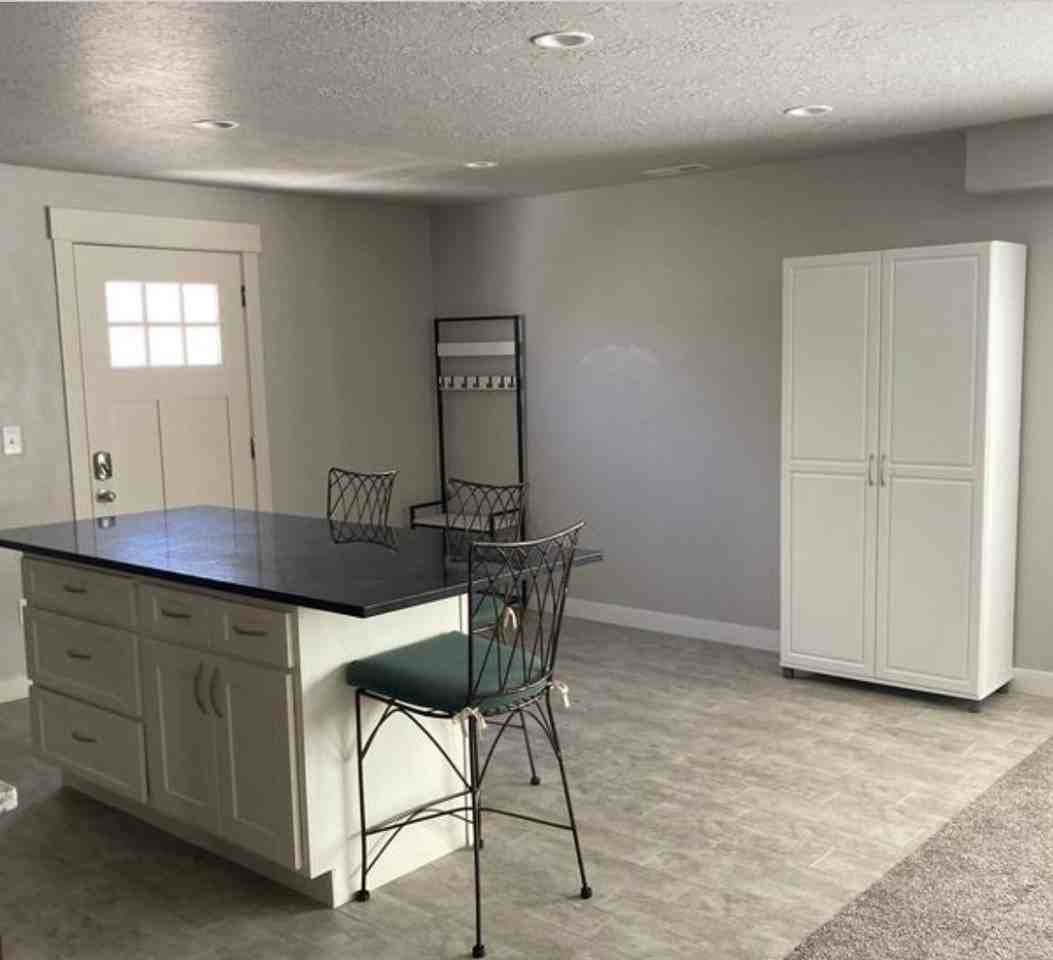 1703 N Lyndi Ln - Photo 4 of 8