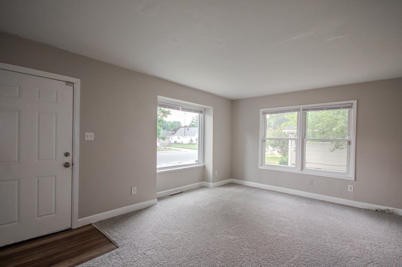 910 Roger St - Photo 3 of 19