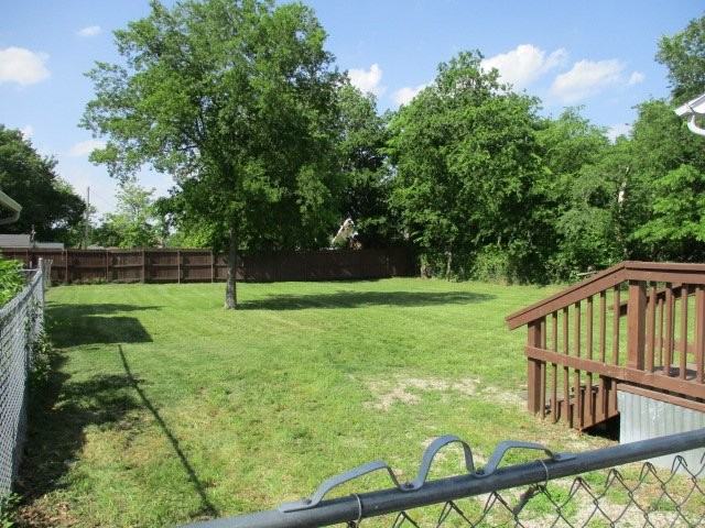 610 Jefferson Ave - Photo 3 of 10