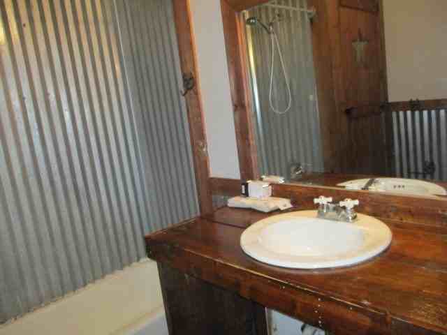 610 Jefferson Ave - Photo 7 of 10