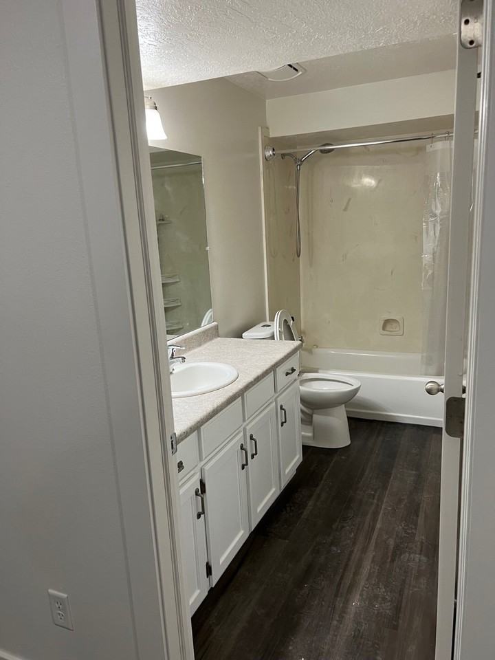 3507 E Bay Ct - Photo 7 of 8