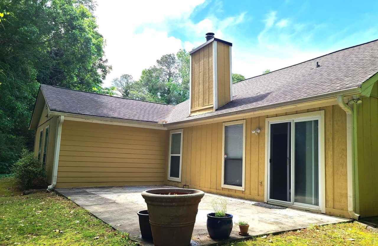 2228 N Woods Ct - Photo 4 of 18
