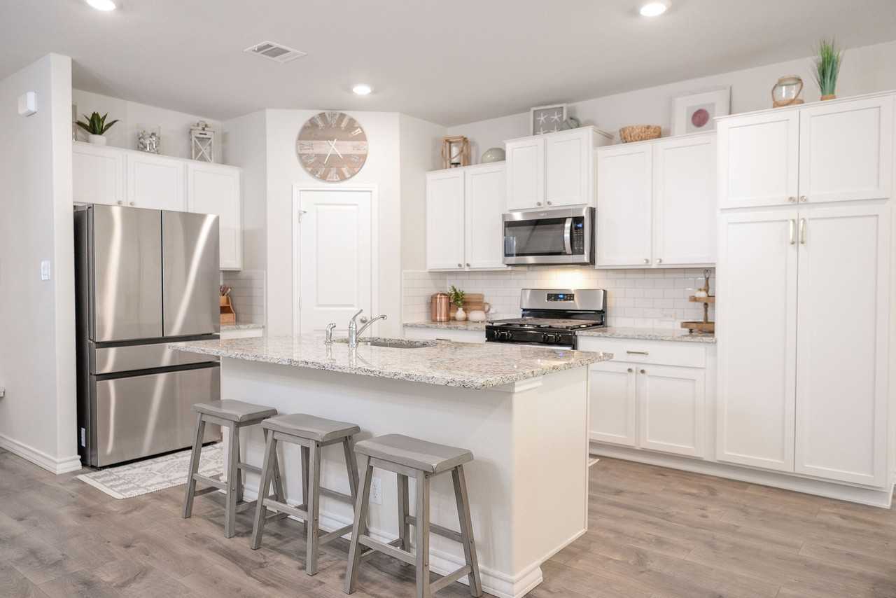 21261 Millstream Bnd - Photo 3 of 20
