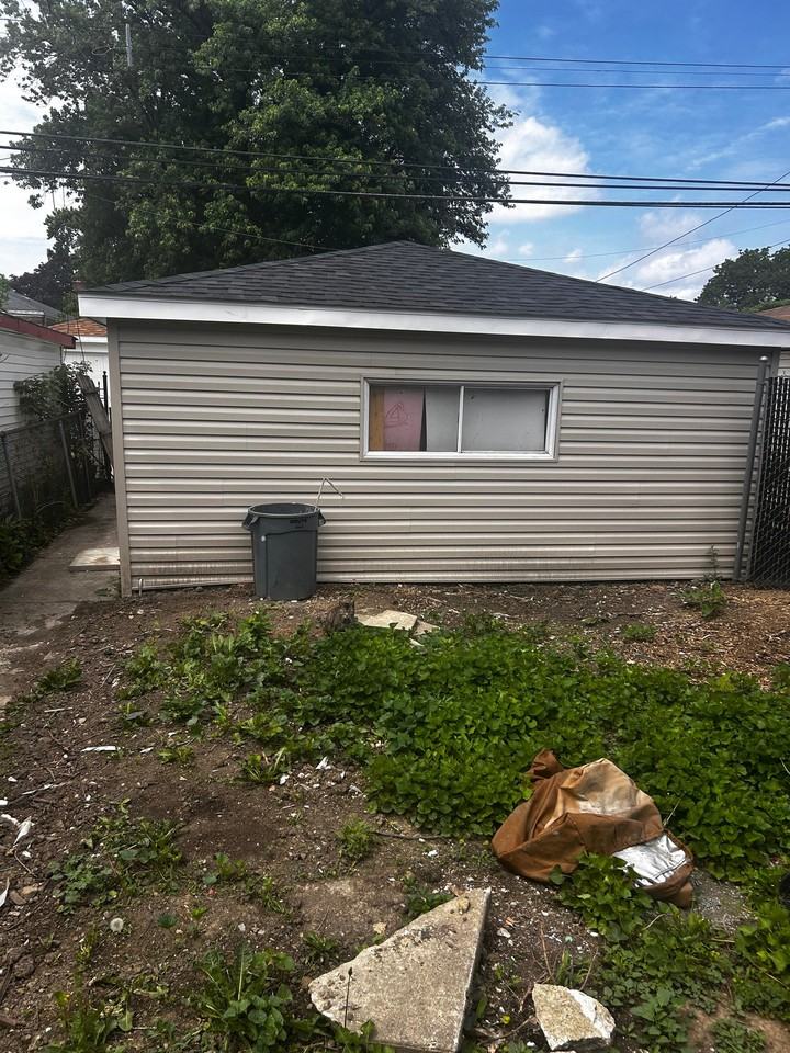 9732 S Wallace St - Photo 2 of 14