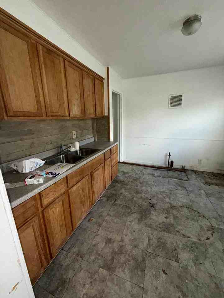 3506 Brownell Blvd - Photo 2 of 16