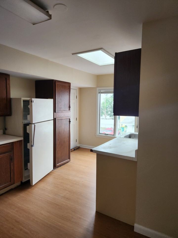 94 N Main St - Photo 3 of 9