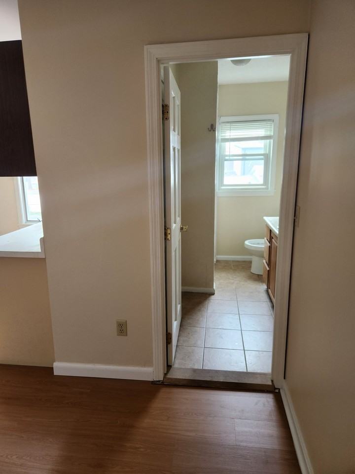 94 N Main St - Photo 4 of 9