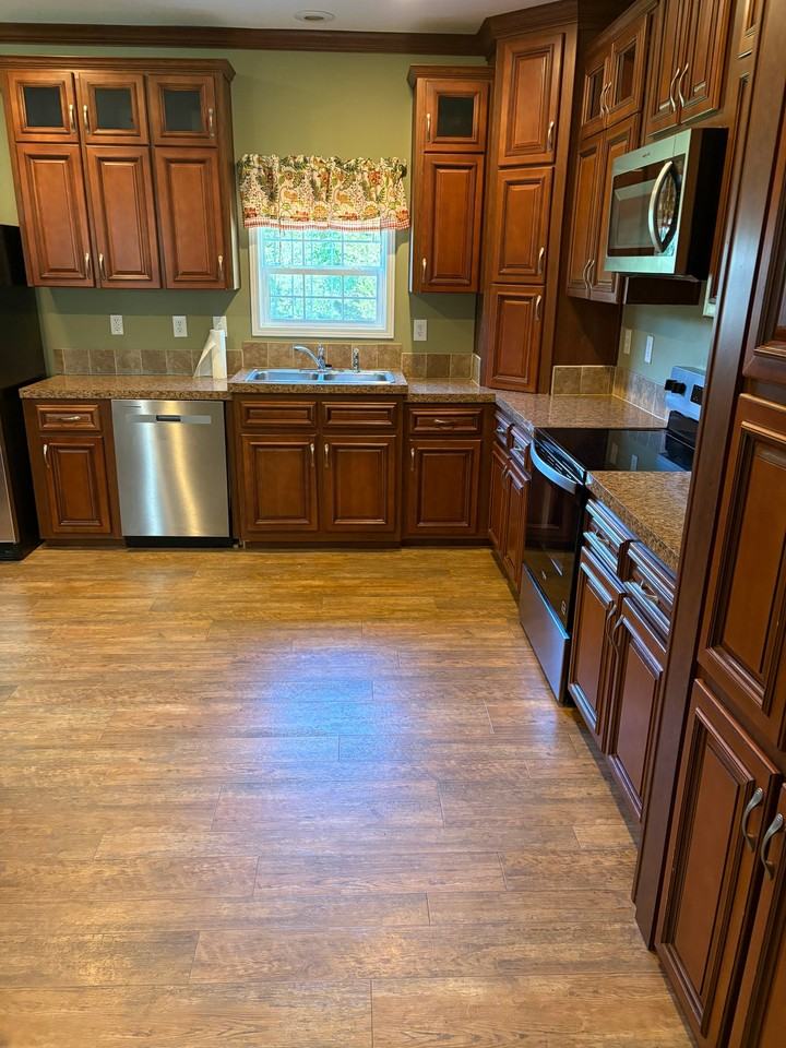 1230 Parker Creek Rd - Photo 5 of 17