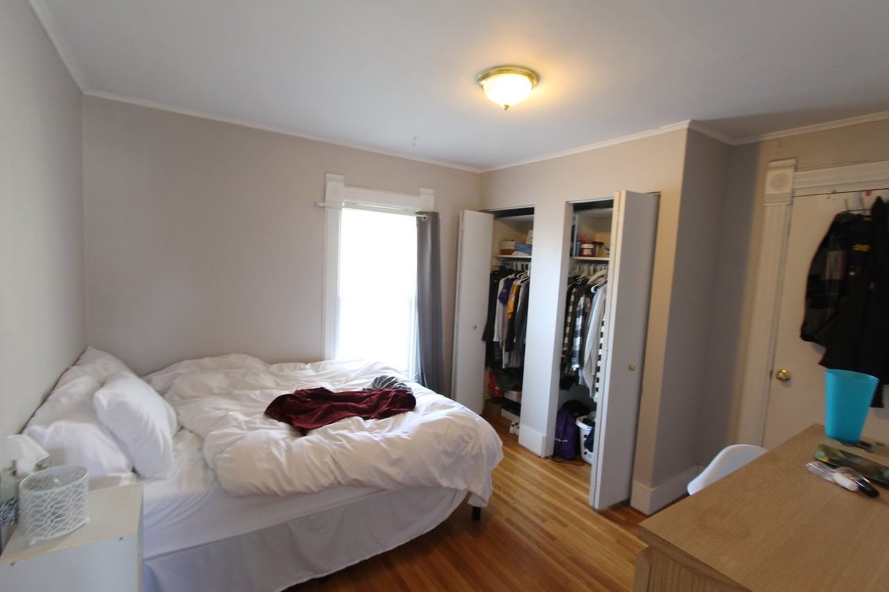 1325 Packard St #2 - Photo 6 of 10
