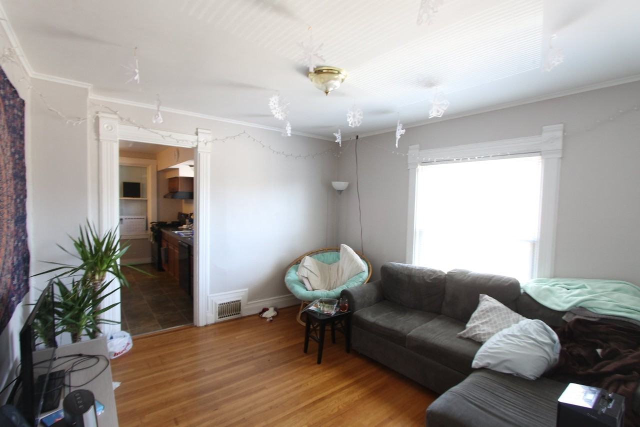 1325 Packard St #2 - Photo 7 of 10