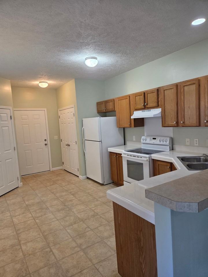 818 La Salle Dr - Photo 2 of 12