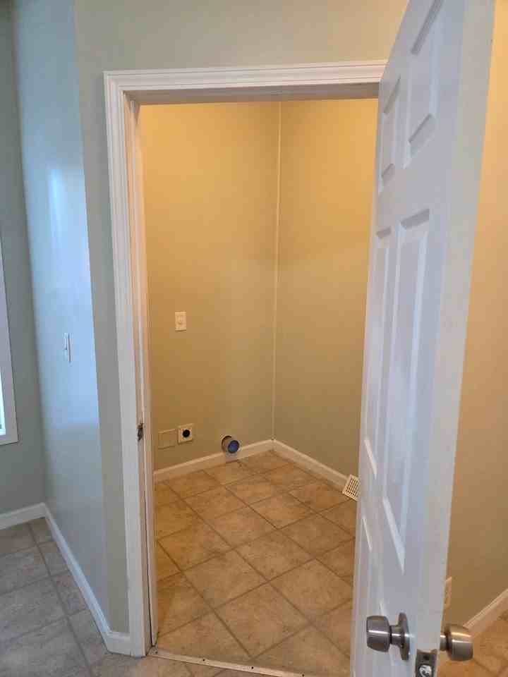 818 La Salle Dr - Photo 3 of 12
