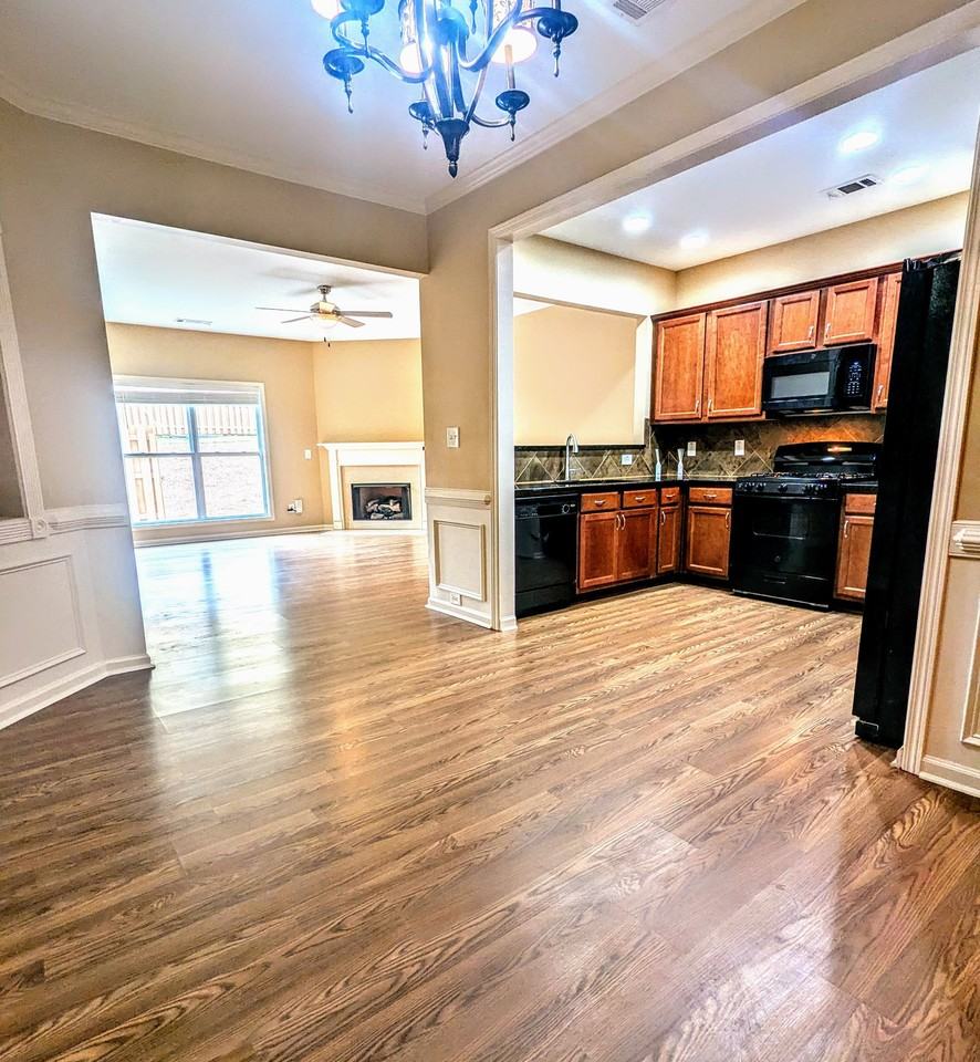 300 Knelston Oak Dr - Photo 3 of 19