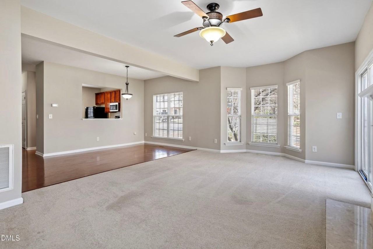 305 Anterbury Dr - Photo 2 of 20