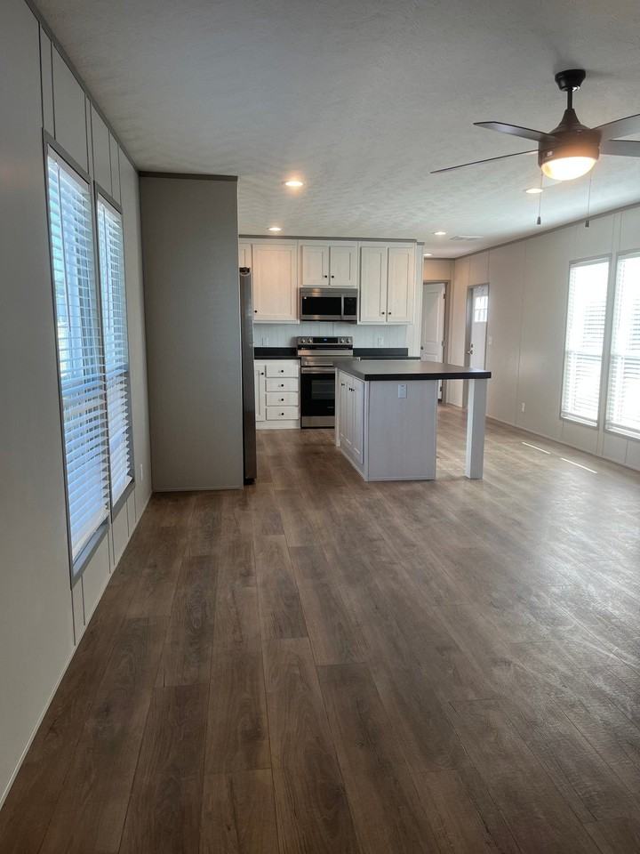 5507 Racetracklane - Photo 3 of 5