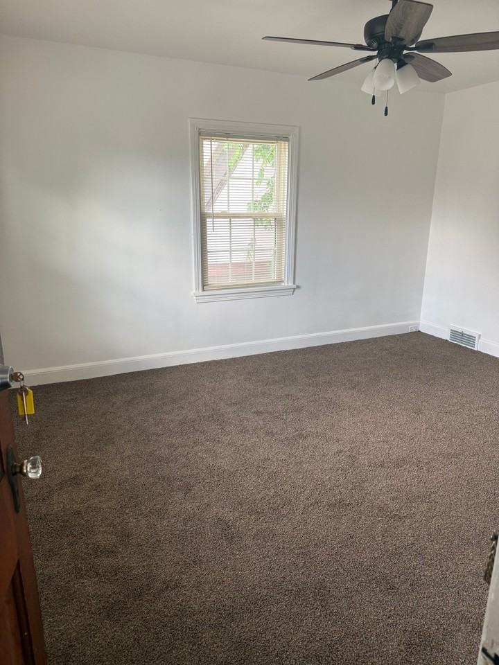 318 Macon Ave - Photo 2 of 8