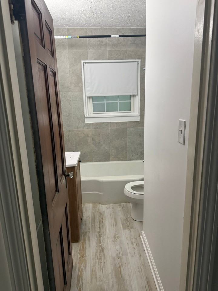 318 Macon Ave - Photo 6 of 8