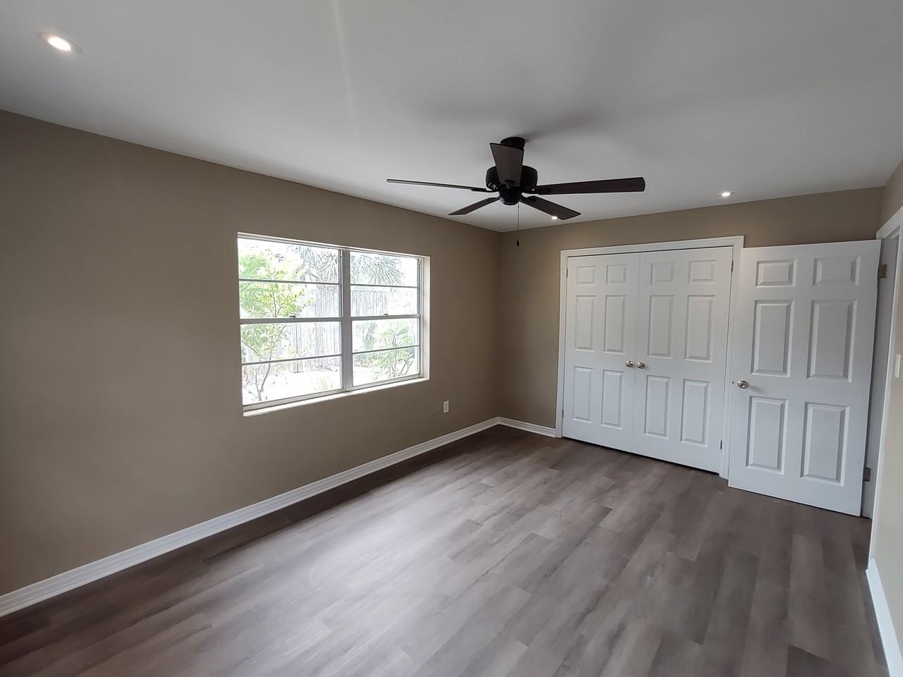 615 Hollingsworth Rd #617 - Photo 7 of 16