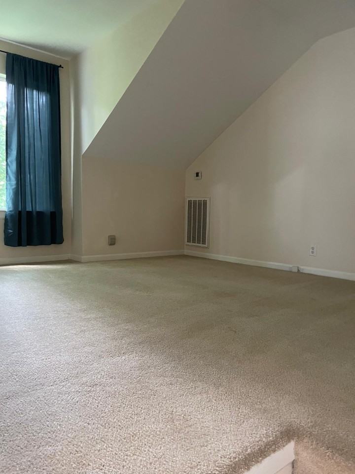 212 Walton Ferry Rd #102 - Photo 5 of 17
